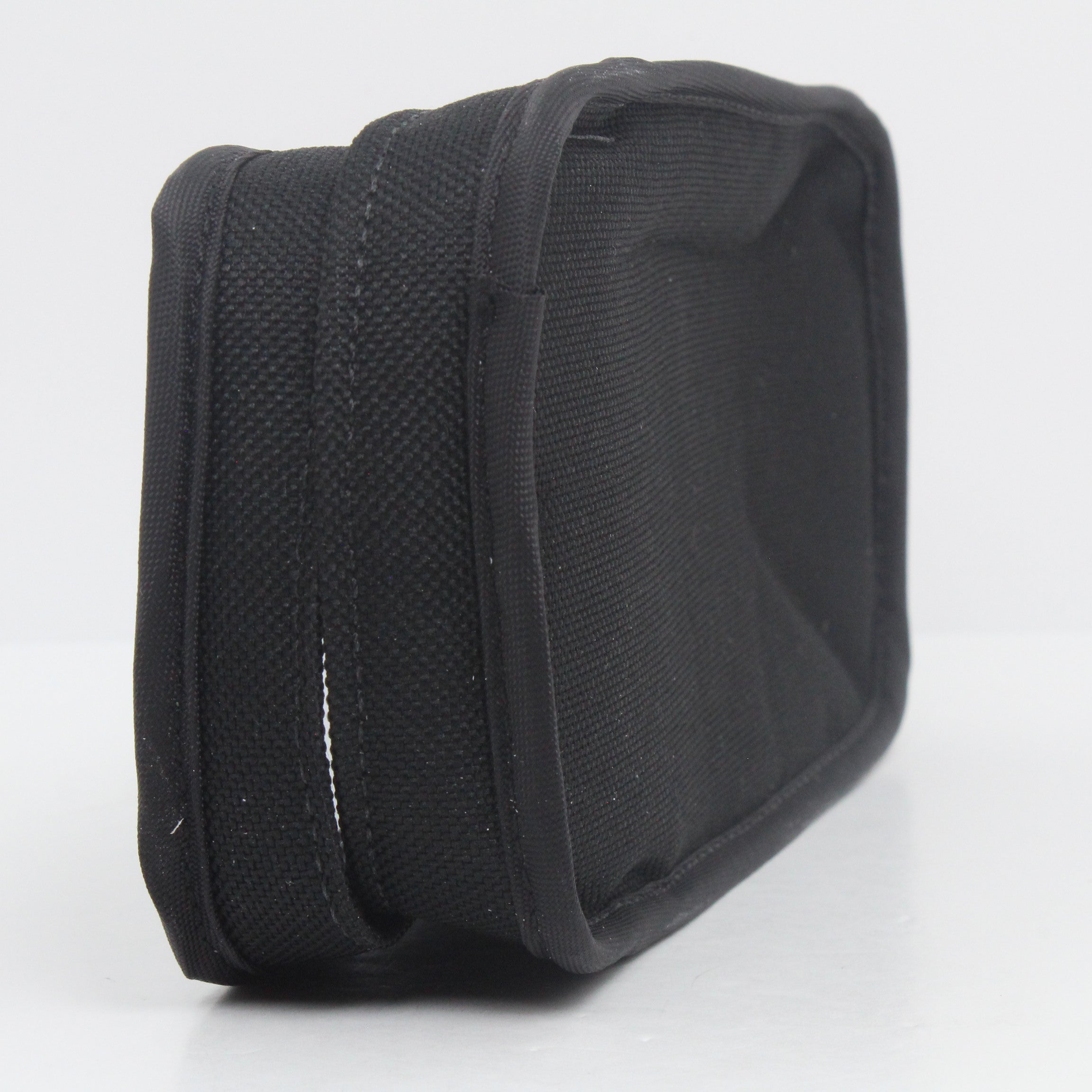 Lodar AC9806 zip detail showing quality closure mechanism